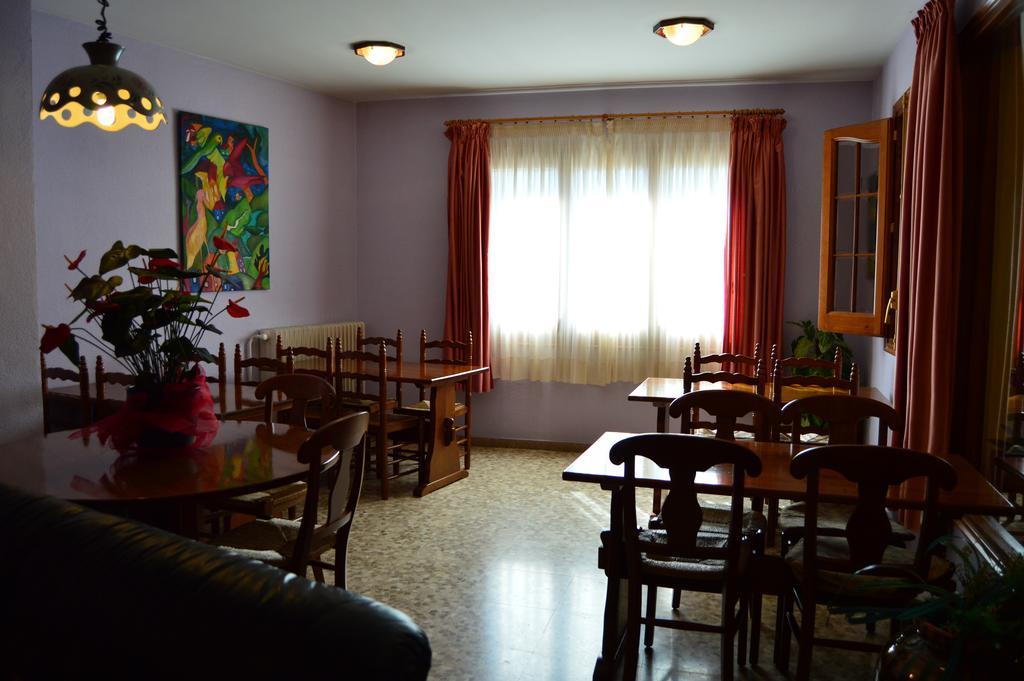 Hostal L'Escon ยานาร์ส ภายนอก รูปภาพ