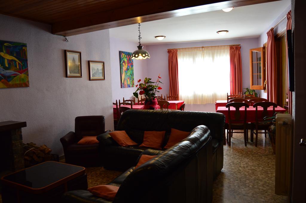 Hostal L'Escon ยานาร์ส ภายนอก รูปภาพ