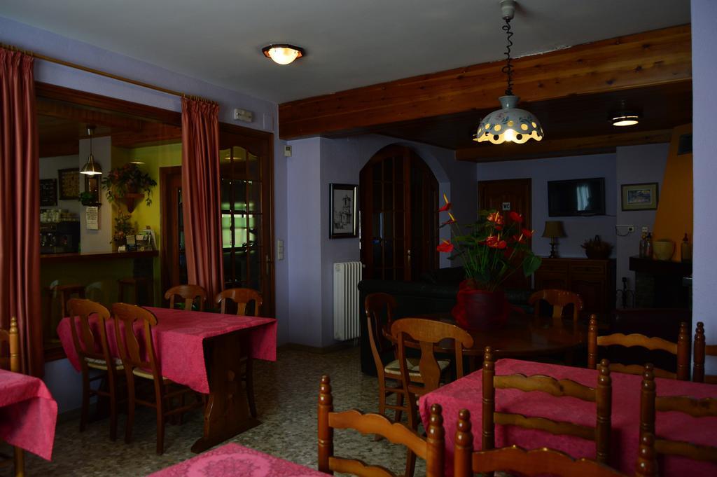 Hostal L'Escon ยานาร์ส ภายนอก รูปภาพ