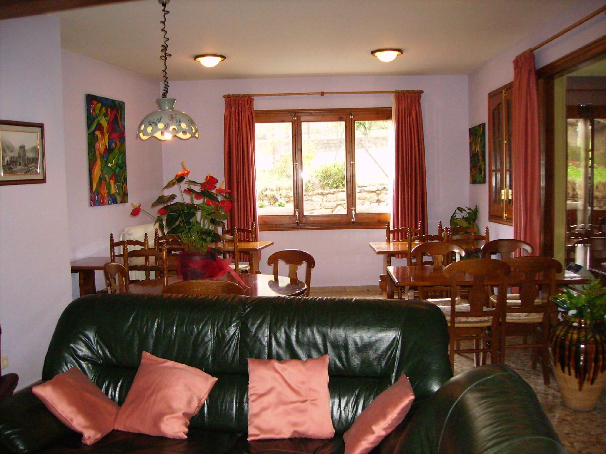 Hostal L'Escon ยานาร์ส ภายนอก รูปภาพ