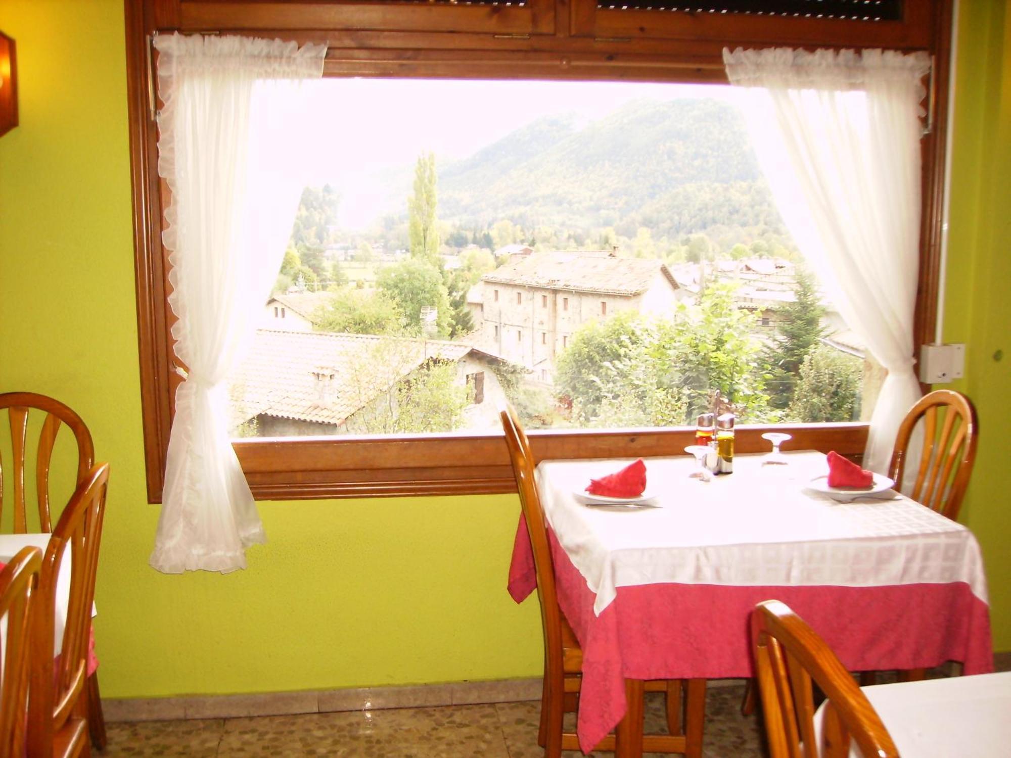 Hostal L'Escon ยานาร์ส ภายนอก รูปภาพ