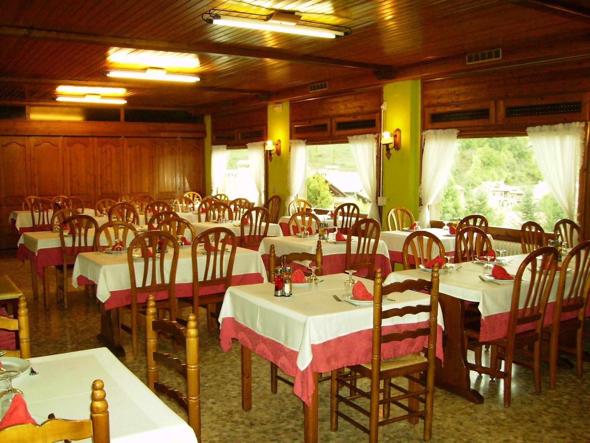 Hostal L'Escon ยานาร์ส ภายนอก รูปภาพ