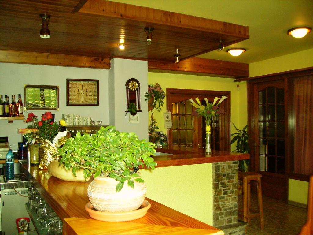 Hostal L'Escon ยานาร์ส ภายนอก รูปภาพ