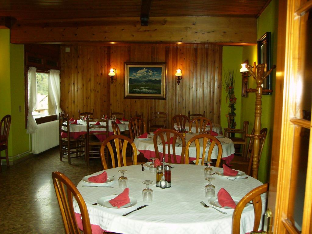 Hostal L'Escon ยานาร์ส ภายนอก รูปภาพ